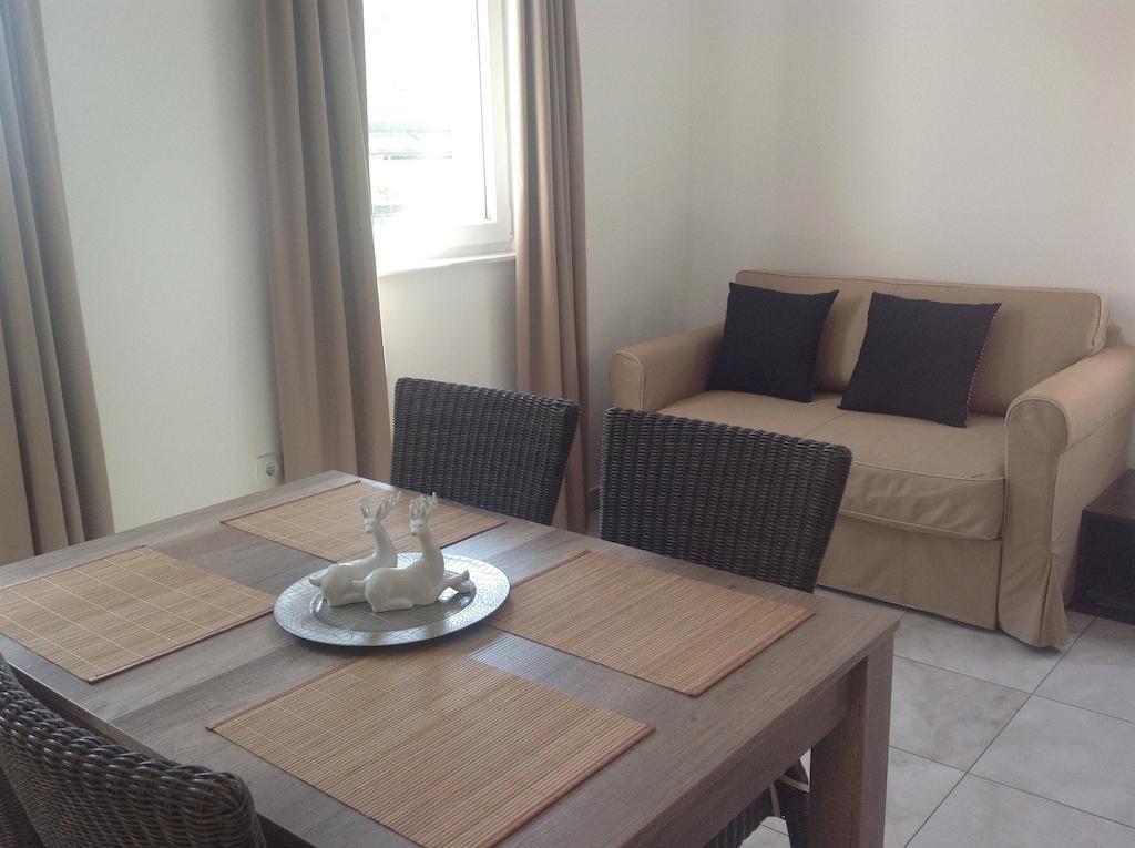 Effie Perine Apartman *
