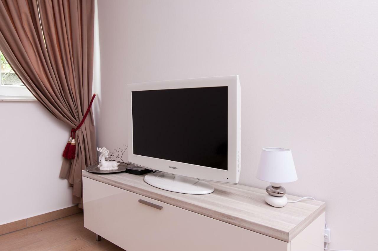 Effie Perine Apartman